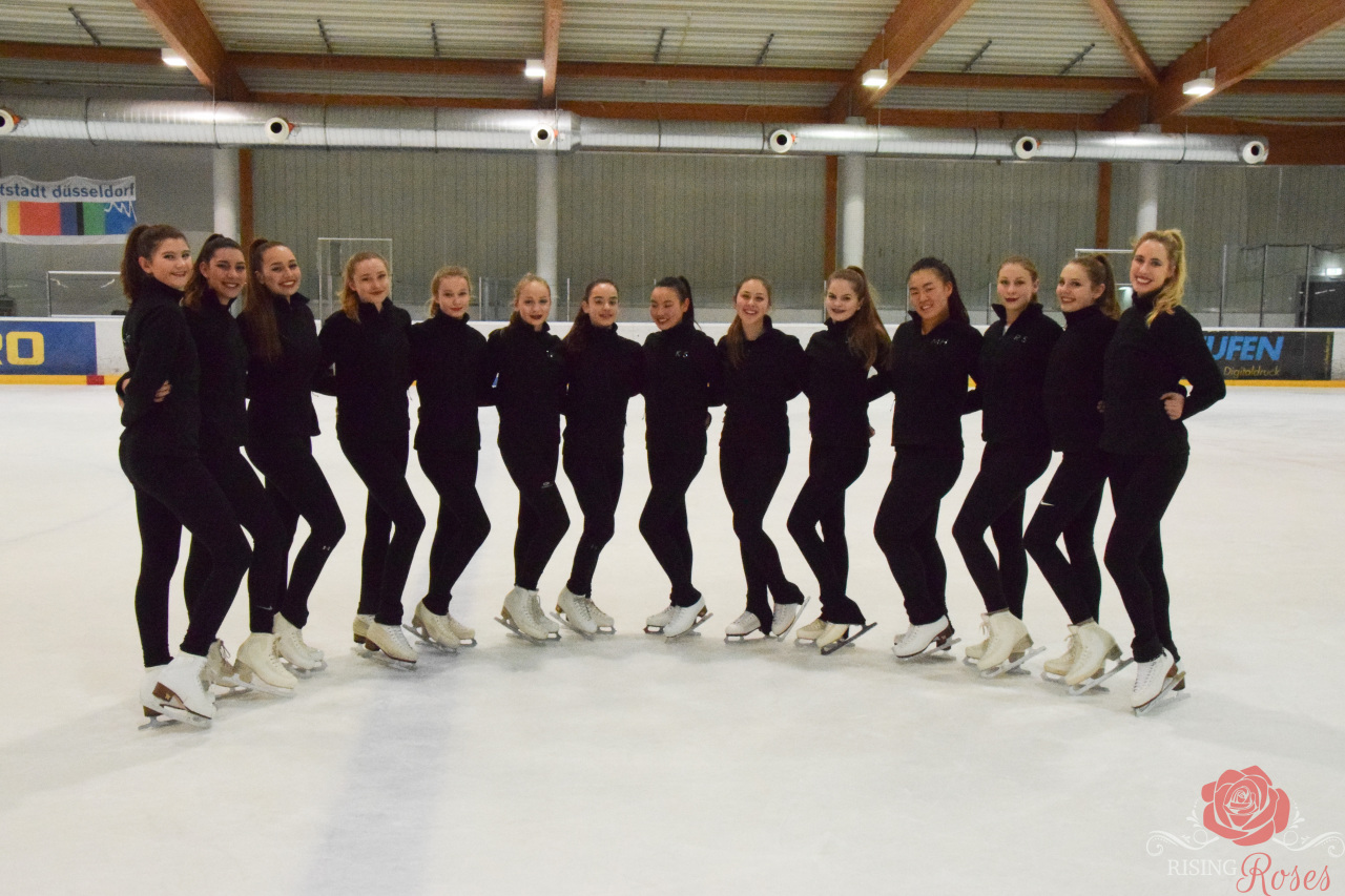 DEG Rising Roses Synchroneiskunstlauf
