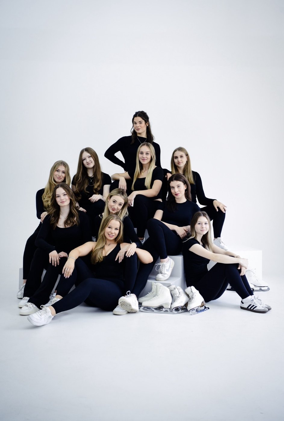 DEG Rising Roses – Teamfoto 2026